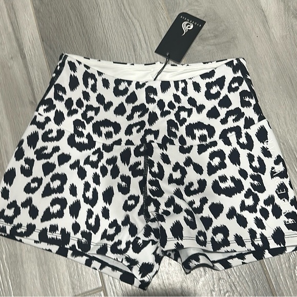 Ryderwear animal scrunchie butt short NEW - Picture 3 of 3